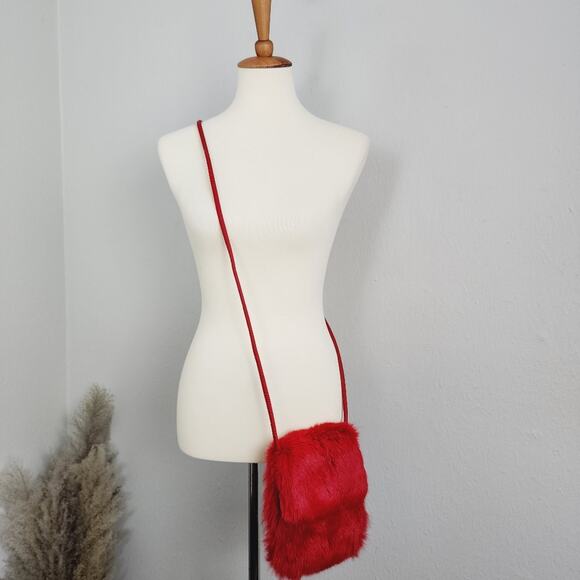 Vintage Wilsons Leather Red Rabbit Fur Crossbody Bag | Y2K Mini Fuzzy Purse - Picture 2 of 10